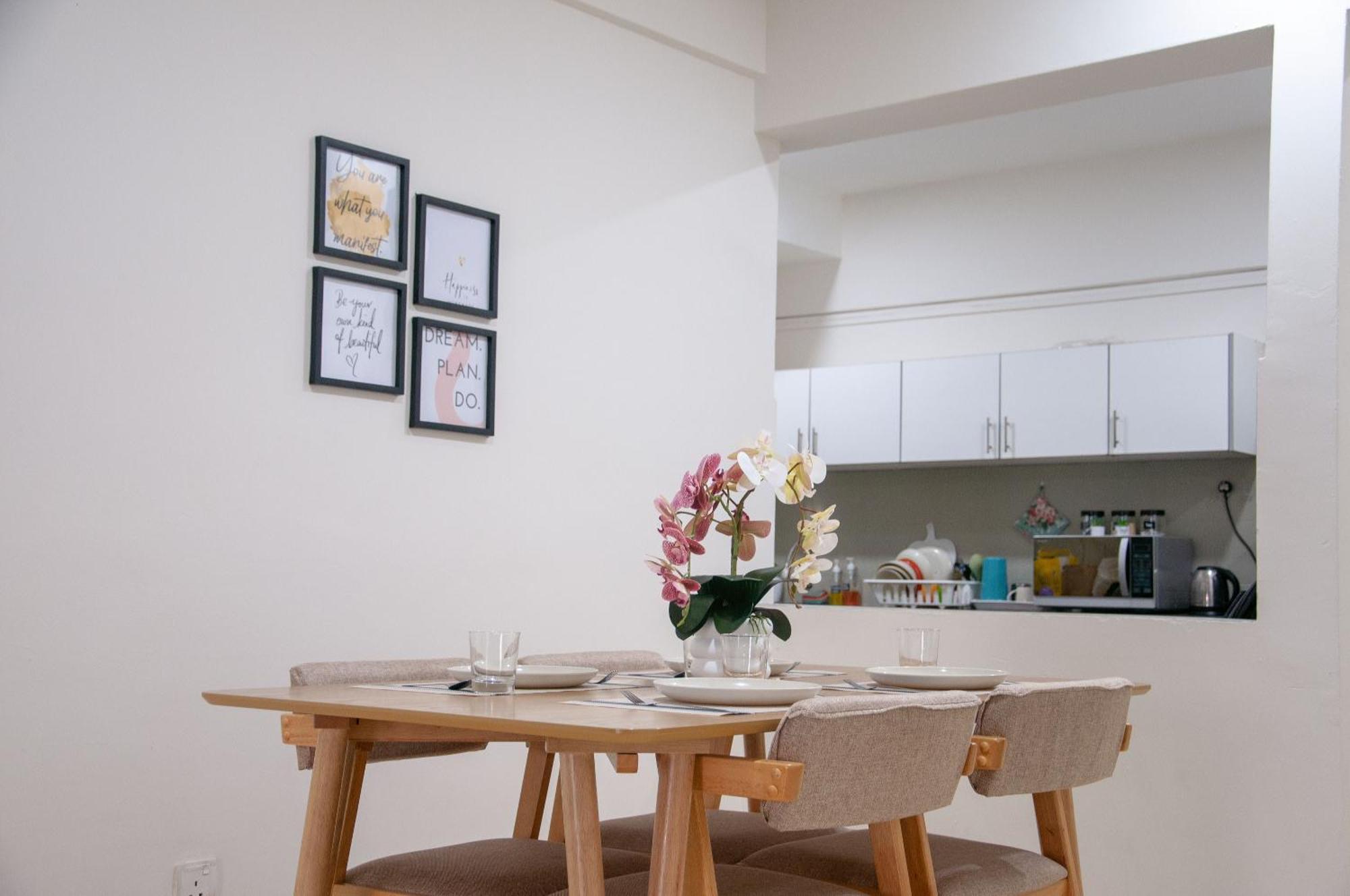 Five H Family Service Apartment Seri Kembangan Exterior photo